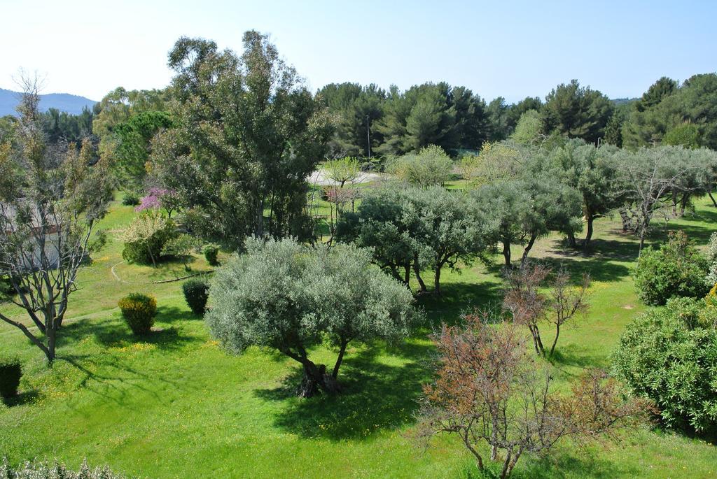 Le Domaine Des Oliviers Apartman Saint-Cyr-sur-Mer Kültér fotó