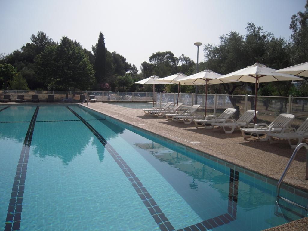 Le Domaine Des Oliviers Apartman Saint-Cyr-sur-Mer Kültér fotó